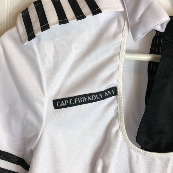 First Class Captain Costume from Spirit - Picture 3 of 16